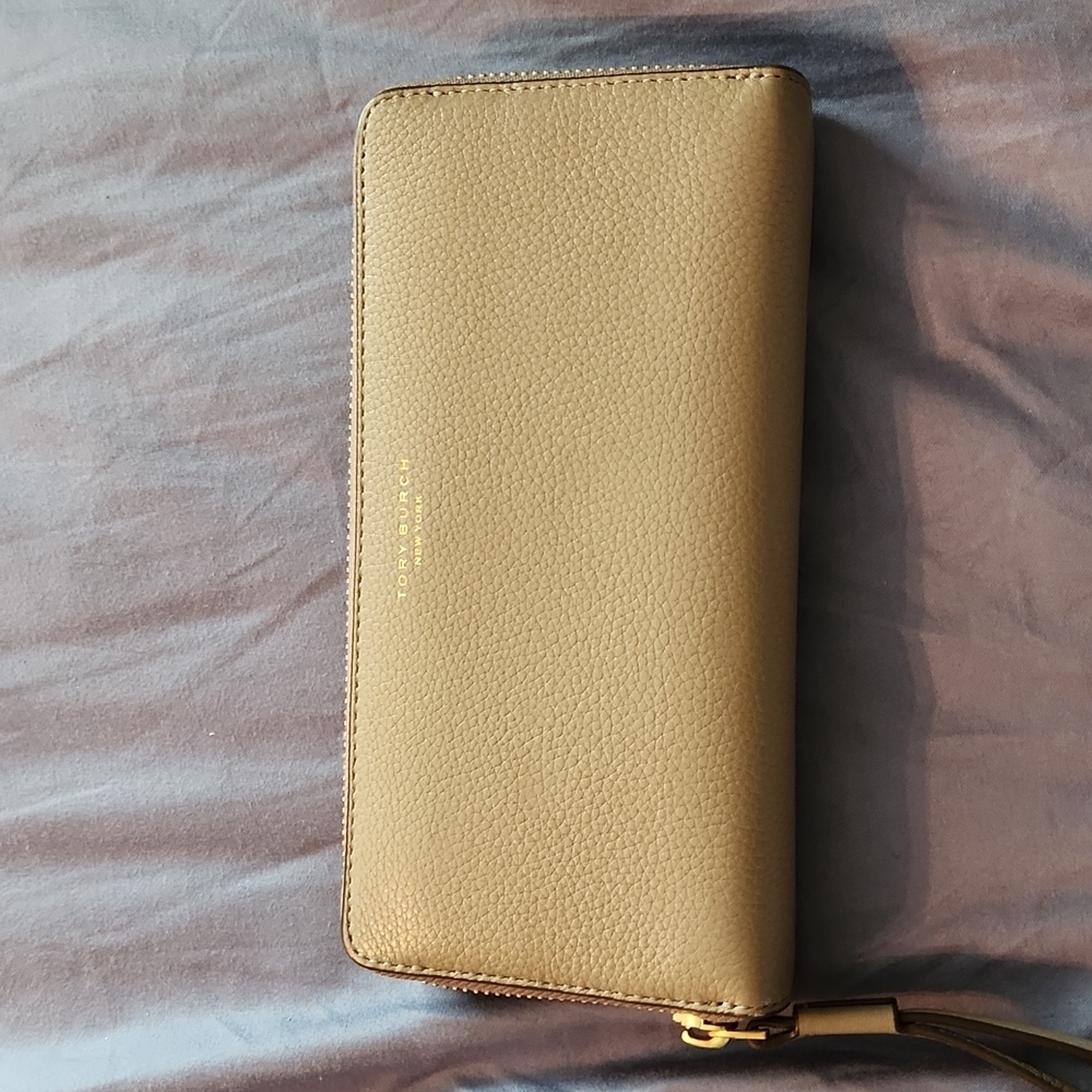 Tory Burch Wallet - Picture 2 of 9